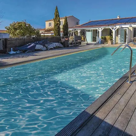 Holiday home In Lisle Sur La Sorgue L'Isle-sur-la-Sorgue